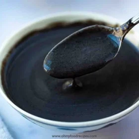 Black-sesame-soup-spoon-horizontal-500x375.webp